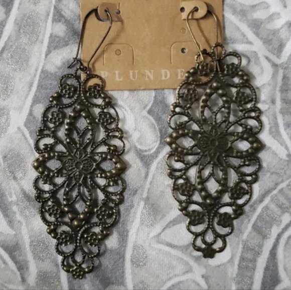Antique Gold Filigree Earrings - Picture 3 of 4